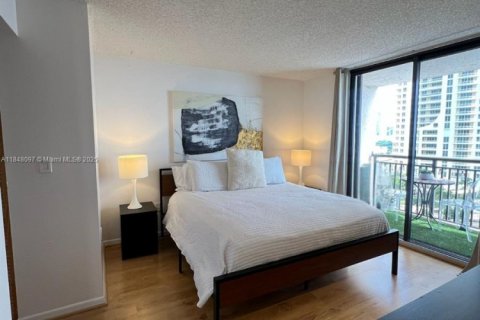 Condominio en venta en Miami, Florida, 1 dormitorio, 59.46 m2 № 1958147 - foto 19