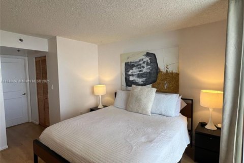 Condominio en venta en Miami, Florida, 1 dormitorio, 59.46 m2 № 1958147 - foto 16