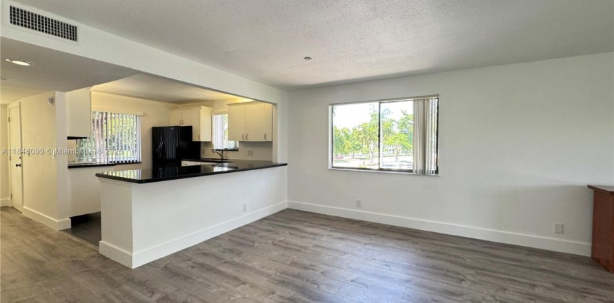 Condo à Weston, Floride, 2 chambres № 1845641