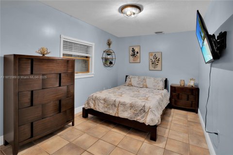 House in Miami, Florida 6 bedrooms, 274.9 sq.m. № 1977851 - photo 23