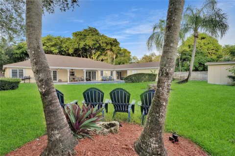 House in Miami, Florida 6 bedrooms, 274.9 sq.m. № 1977851 - photo 29