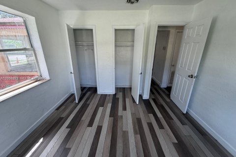 Villa ou maison à louer à Hollywood, Floride: 3 chambres, 102.19 m2 № 2168806 - photo 8