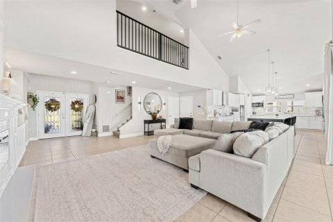 Casa en venta en Melbourne, Florida, 6 dormitorios, 368.82 m2 № 2138213 - foto 5