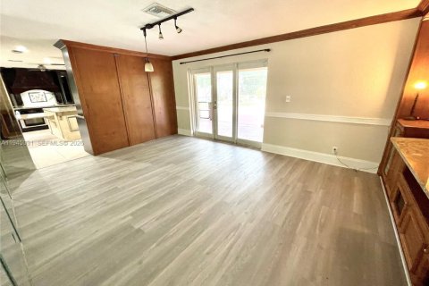 Villa ou maison à louer à Coral Springs, Floride: 3 chambres, 189.71 m2 № 2001251 - photo 16