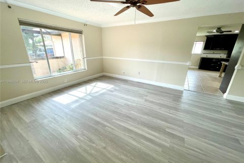 Villa ou maison à louer à Coral Springs, Floride: 3 chambres, 189.71 m2 № 2001251 - photo 11