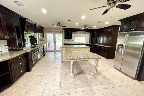 Villa ou maison à louer à Coral Springs, Floride: 3 chambres, 189.71 m2 № 2001251 - photo 6