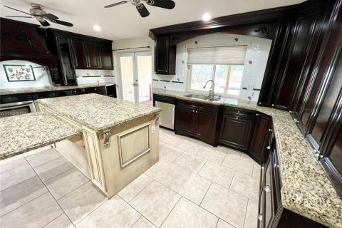 Villa ou maison à louer à Coral Springs, Floride: 3 chambres, 189.71 m2 № 2001251 - photo 9