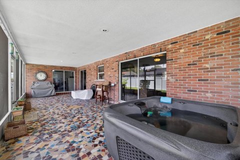House in Dunedin, Florida 3 bedrooms, 165.46 sq.m. № 1851283 - photo 26