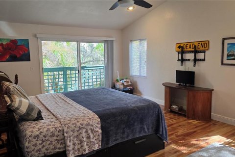 House in Tampa, Florida 6 bedrooms, 302.95 sq.m. № 2213720 - photo 22