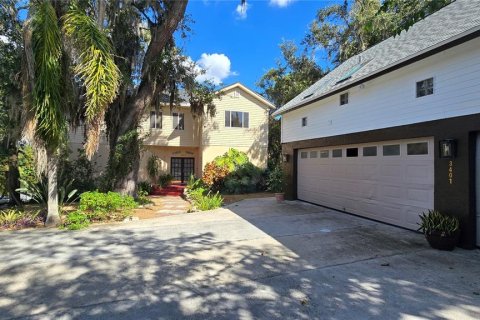 House in Tampa, Florida 6 bedrooms, 302.95 sq.m. № 2213720 - photo 2