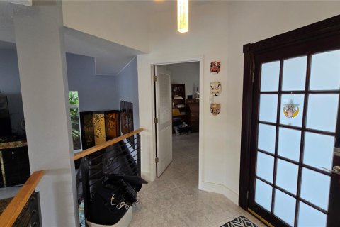 House in Tampa, Florida 6 bedrooms, 302.95 sq.m. № 2213720 - photo 27