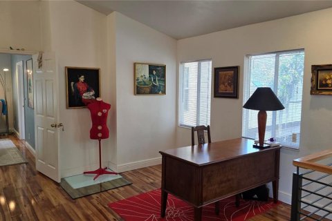House in Tampa, Florida 6 bedrooms, 302.95 sq.m. № 2213720 - photo 14