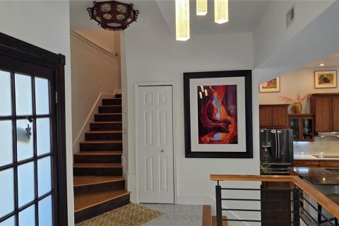 House in Tampa, Florida 6 bedrooms, 302.95 sq.m. № 2213720 - photo 12