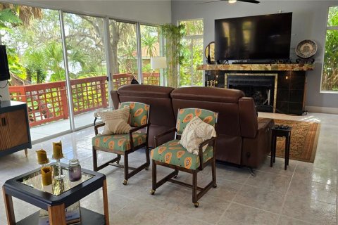 House in Tampa, Florida 6 bedrooms, 302.95 sq.m. № 2213720 - photo 6