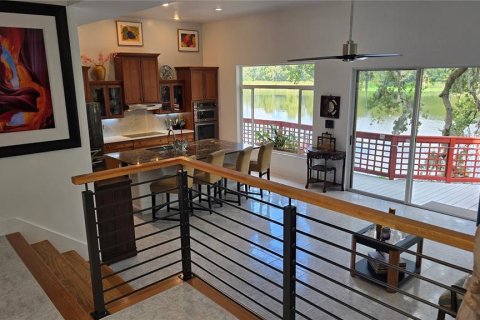 House in Tampa, Florida 6 bedrooms, 302.95 sq.m. № 2213720 - photo 4