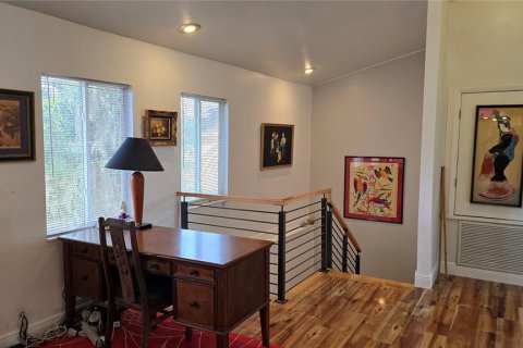 House in Tampa, Florida 6 bedrooms, 302.95 sq.m. № 2213720 - photo 13