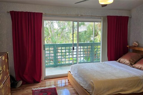 House in Tampa, Florida 6 bedrooms, 302.95 sq.m. № 2213720 - photo 19