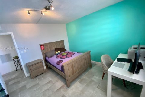 Купить кондоминиум в Халландейл-Бич, Флорида 2 спальни, 95.69м2, № 1988394 - фото 14