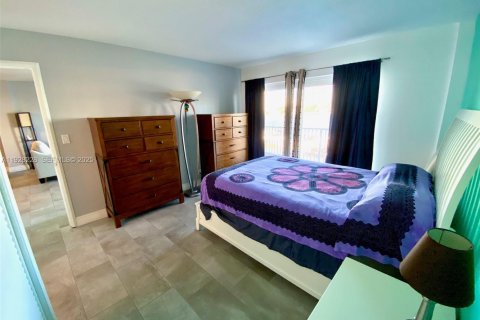 Купить кондоминиум в Халландейл-Бич, Флорида 2 спальни, 95.69м2, № 1988394 - фото 9