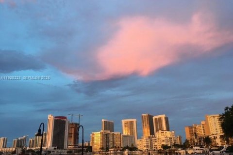 Купить кондоминиум в Халландейл-Бич, Флорида 2 спальни, 95.69м2, № 1988394 - фото 22