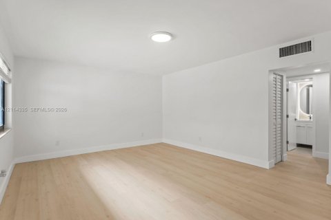 Copropriété à louer à Miami, Floride: 2 chambres, 81.66 m2 № 2435872 - photo 7