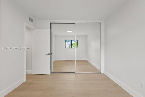 Copropriété à louer à Miami, Floride: 2 chambres, 81.66 m2 № 2435872 - photo 19