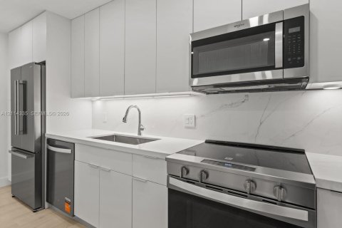 Copropriété à louer à Miami, Floride: 2 chambres, 81.66 m2 № 2435872 - photo 12