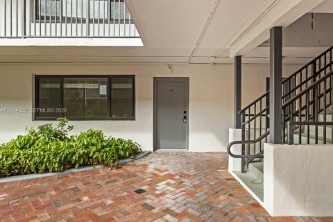 Copropriété à louer à Miami, Floride: 2 chambres, 81.66 m2 № 2435872 - photo 4