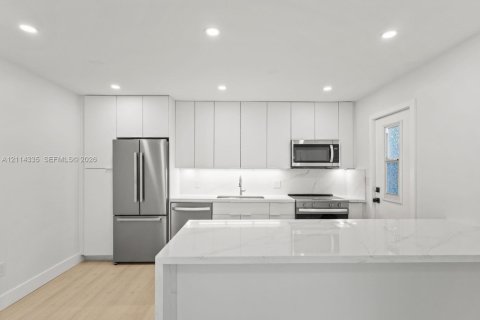 Copropriété à louer à Miami, Floride: 2 chambres, 81.66 m2 № 2435872 - photo 10