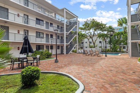 Copropriété à louer à Miami, Floride: 2 chambres, 81.66 m2 № 2435872 - photo 28
