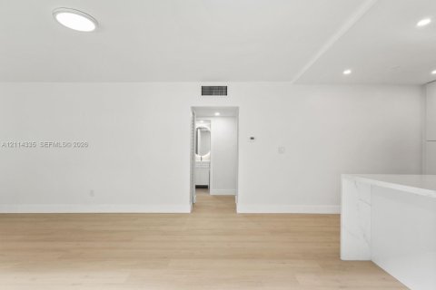 Copropriété à louer à Miami, Floride: 2 chambres, 81.66 m2 № 2435872 - photo 5