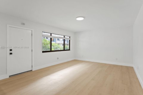 Copropriété à louer à Miami, Floride: 2 chambres, 81.66 m2 № 2435872 - photo 8