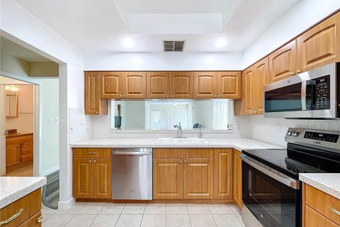 Condo in Clearwater, Florida, 2 bedrooms  № 1630319 - photo 11