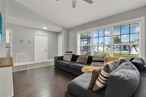 Villa ou maison à vendre à Deltona, Floride: 4 chambres, 145.21 m2 № 1795152 - photo 19