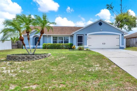 Villa ou maison à vendre à Deltona, Floride: 4 chambres, 145.21 m2 № 1795152 - photo 1