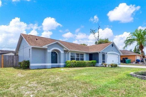 Villa ou maison à vendre à Deltona, Floride: 4 chambres, 145.21 m2 № 1795152 - photo 4