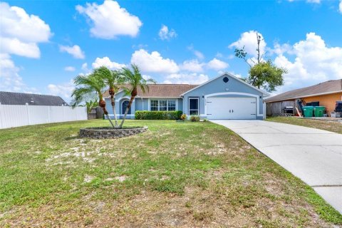 Villa ou maison à vendre à Deltona, Floride: 4 chambres, 145.21 m2 № 1795152 - photo 3