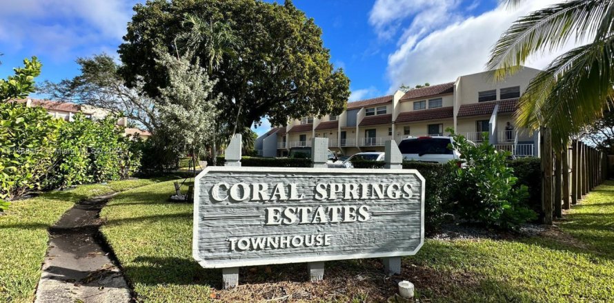 Condominio en Coral Springs, Florida, 3 dormitorios  № 1100858