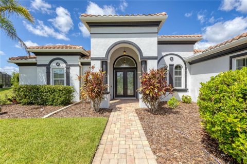 House in Bradenton, Florida 4 bedrooms, 289.67 sq.m. № 2329473
