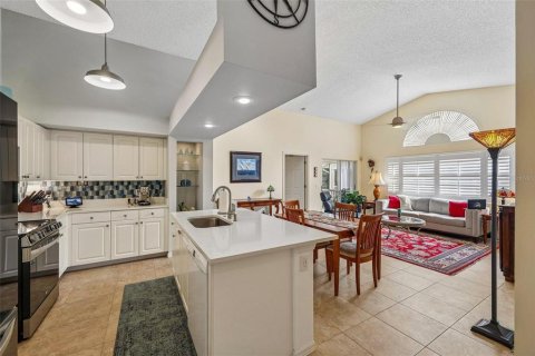 Copropriété à vendre à Sarasota, Floride: 2 chambres, 99.13 m2 № 2373341 - photo 9