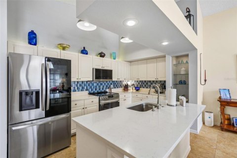 Copropriété à vendre à Sarasota, Floride: 2 chambres, 99.13 m2 № 2373341 - photo 11
