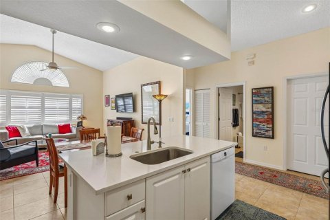 Copropriété à vendre à Sarasota, Floride: 2 chambres, 99.13 m2 № 2373341 - photo 14