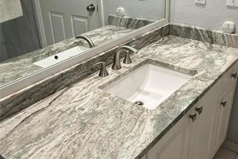 Copropriété à vendre à Sarasota, Floride: 2 chambres, 99.13 m2 № 2373341 - photo 25