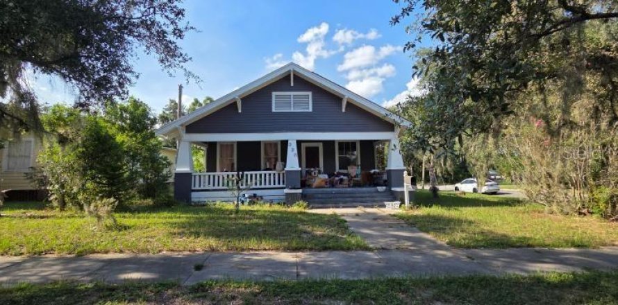 House in Lake Wales, Florida 3 bedrooms, 161.28 sq.m. № 1901251