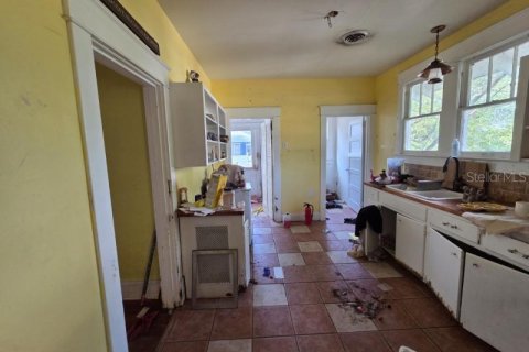 House in Lake Wales, Florida 3 bedrooms, 161.28 sq.m. № 1901251 - photo 3