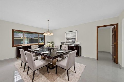 Villa ou maison à vendre à Brandon, Floride: 4 chambres, 370.03 m2 № 2147676 - photo 27