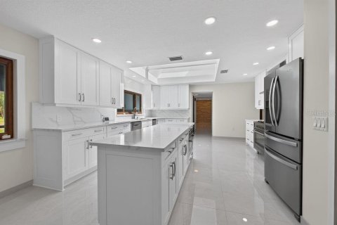 Villa ou maison à vendre à Brandon, Floride: 4 chambres, 370.03 m2 № 2147676 - photo 19