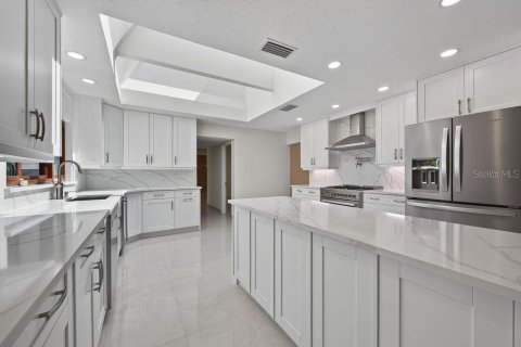 Villa ou maison à vendre à Brandon, Floride: 4 chambres, 370.03 m2 № 2147676 - photo 21