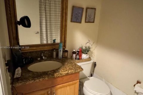 House in Miami, Florida 4 bedrooms, 234.21 sq.m. № 2013764 - photo 20