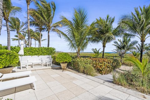 Villa ou maison à vendre à Palm Beach, Floride: 5 chambres, 382.11 m2 № 2418276 - photo 29